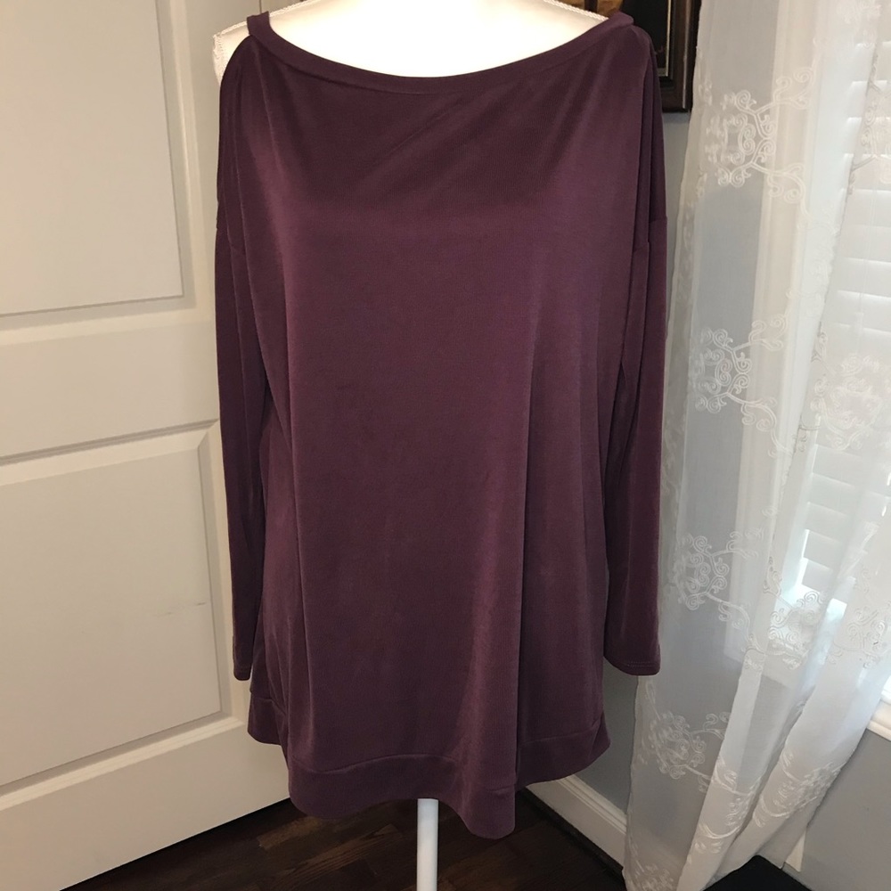 🌵1. 4. 3  Long sleeved Top SZ S/Maroon